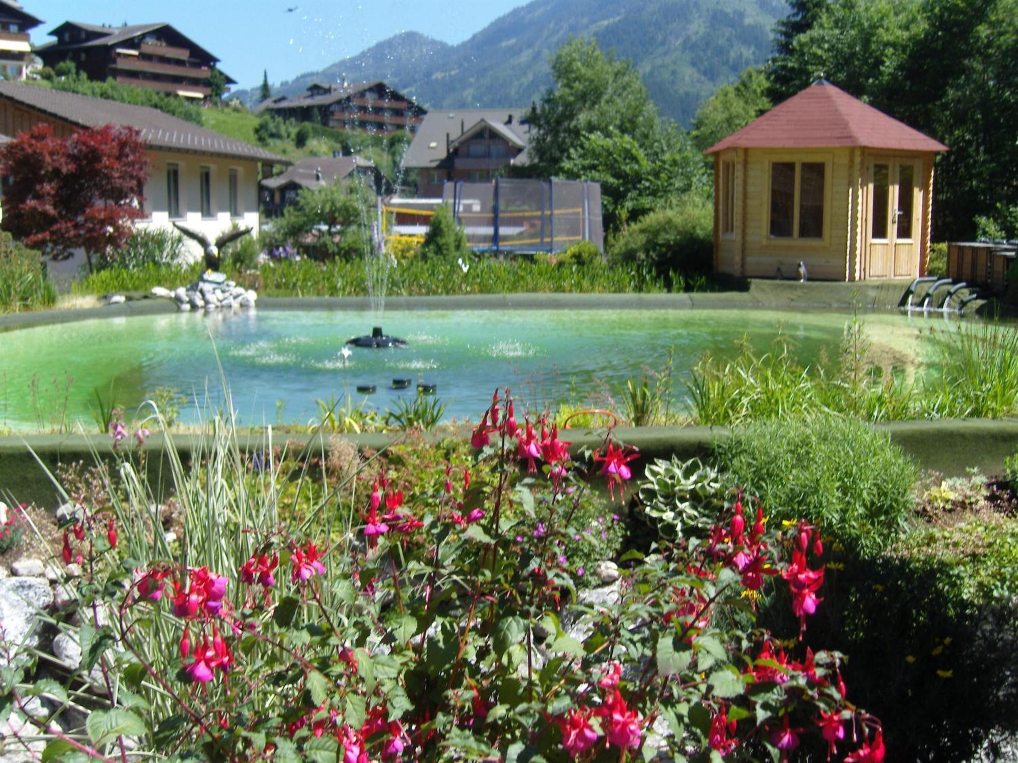 Vista Resort Hostel Zweisimmen Esterno foto