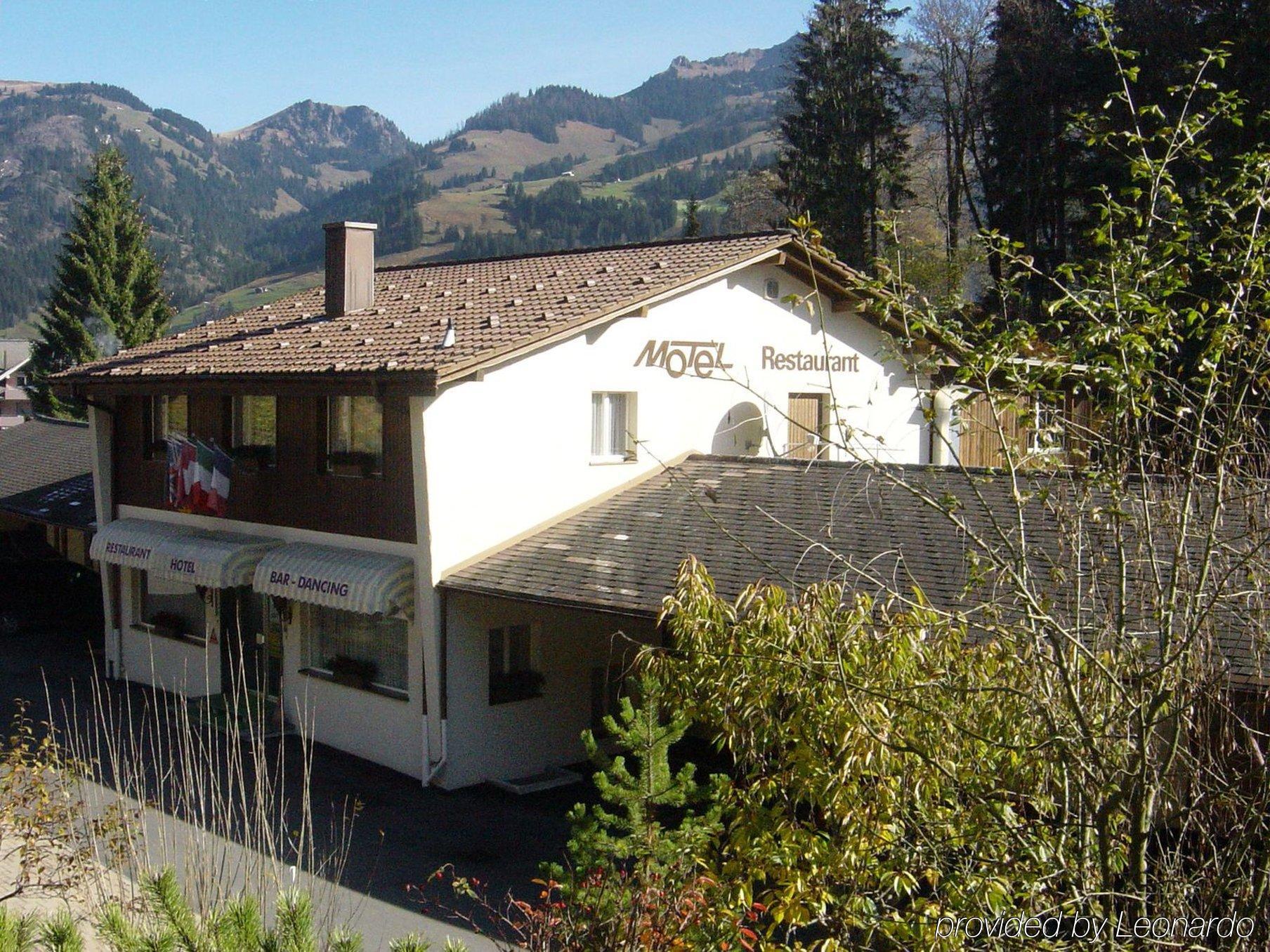 Vista Resort Hostel Zweisimmen Esterno foto