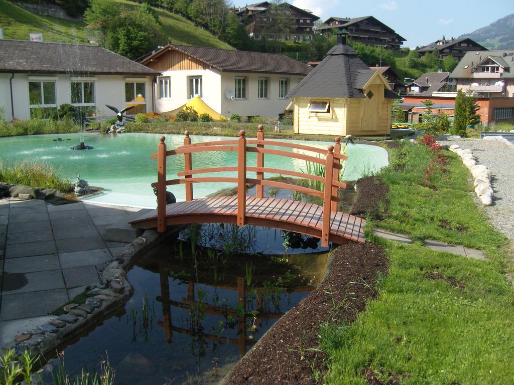 Vista Resort Hostel Zweisimmen Esterno foto