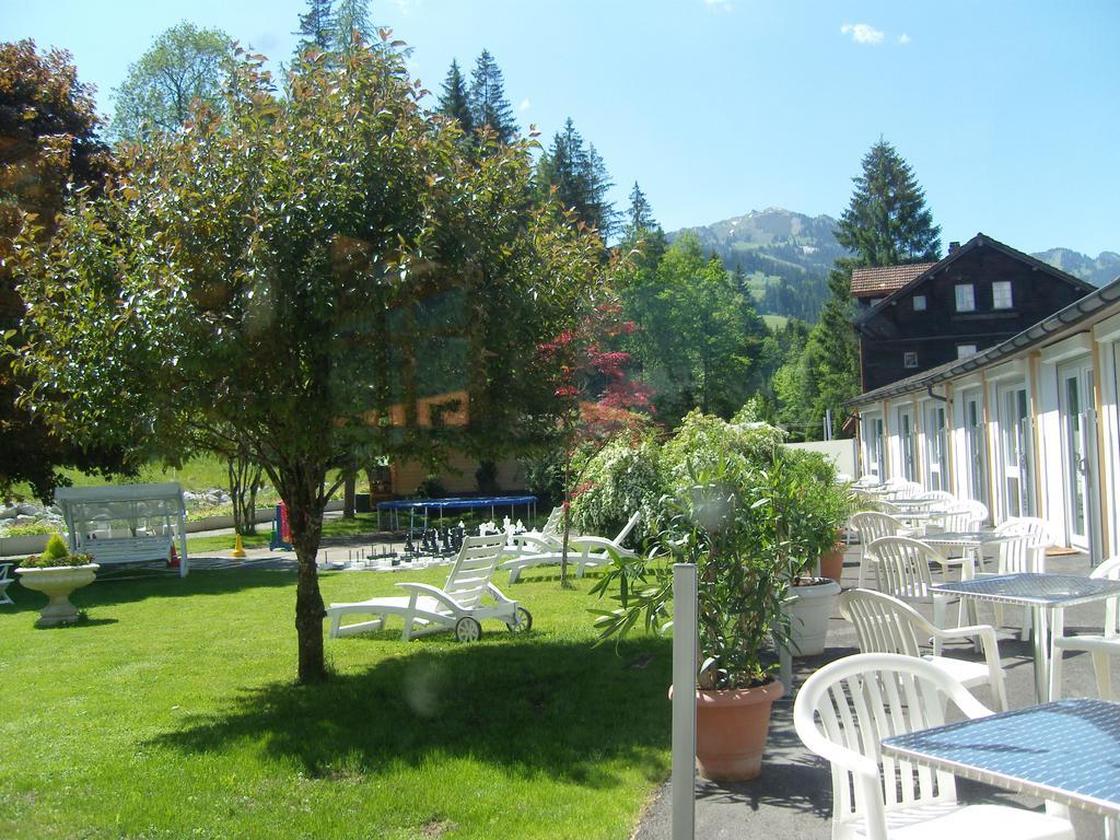 Vista Resort Hostel Zweisimmen Esterno foto