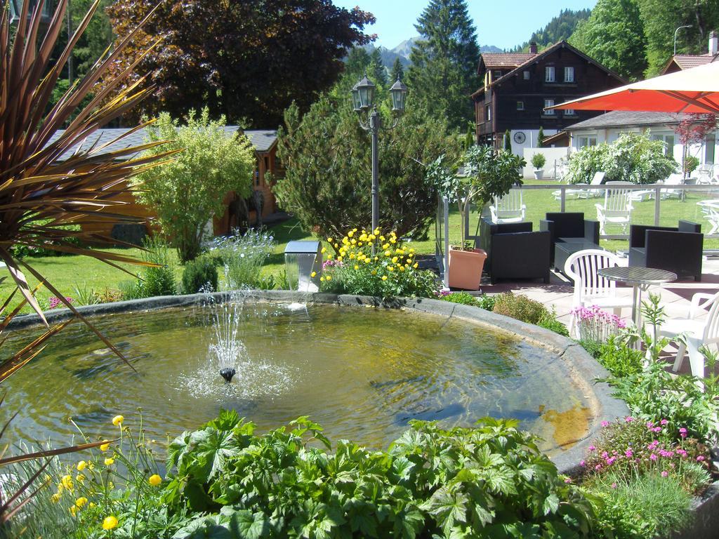 Vista Resort Hostel Zweisimmen Esterno foto